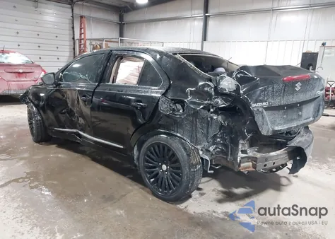 2012 Suzuki Kizashi Se z USA, uszkodzony, nr VIN JS2RE9A35C6101452